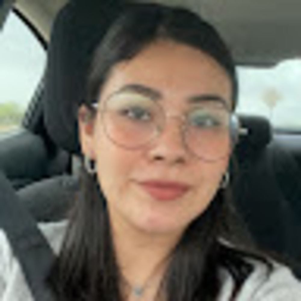 Meet your Posher, Gabriela